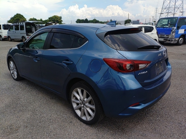 MAZDA AXELA 2018