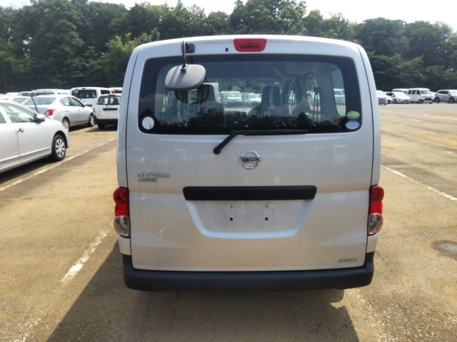 NISSAN NV200 2018
