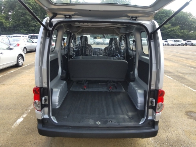 NISSAN NV200 2018