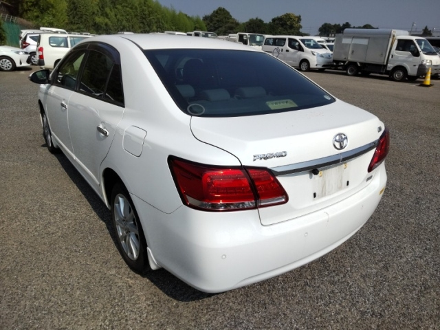 TOYOTA PREMIO 2018