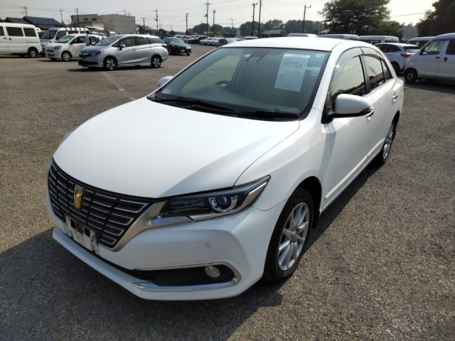 TOYOTA PREMIO 2018