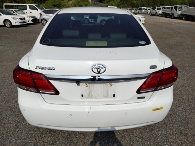 TOYOTA PREMIO 2018