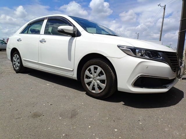 TOYOTA PREMIO 2018