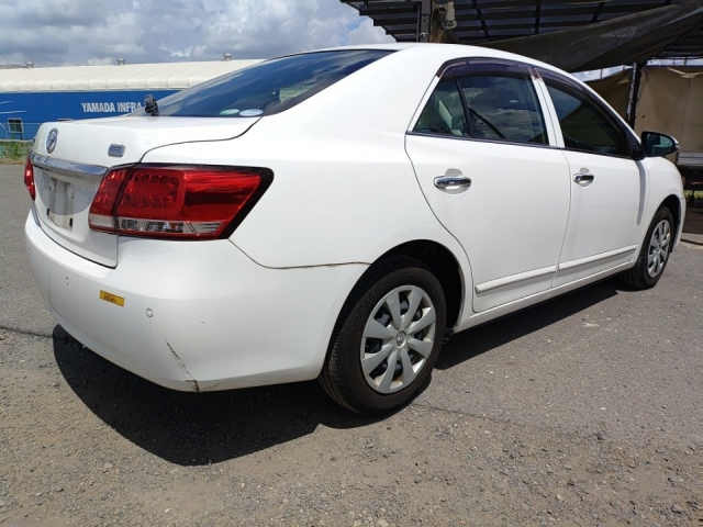 TOYOTA PREMIO 2018