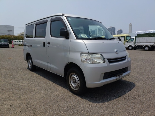 TOYOTA TOWN ACE VAN 2018
