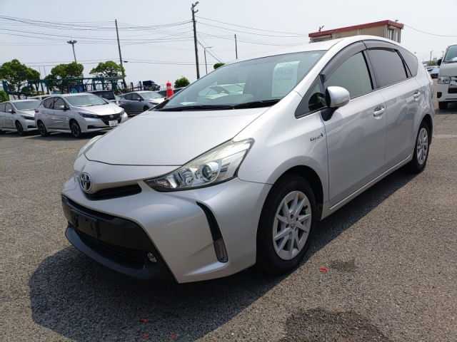 TOYOTA PRIUS ALPHA 2014