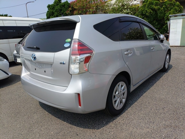 TOYOTA PRIUS ALPHA 2014