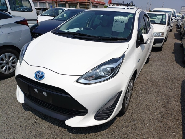 TOYOTA AQUA 2018