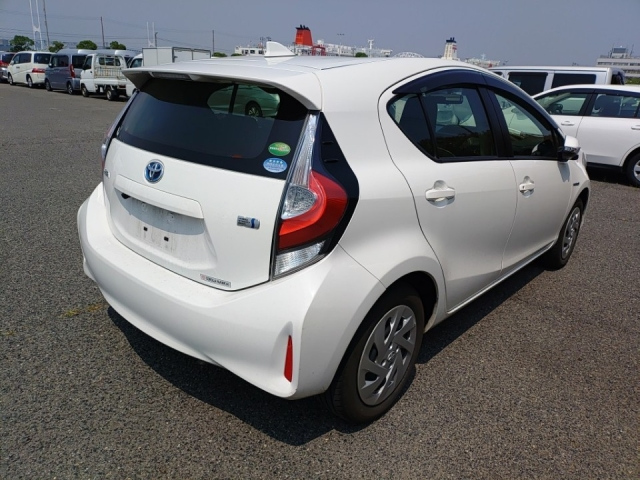 TOYOTA AQUA 2018