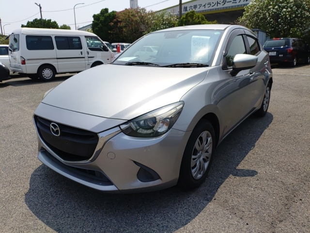 MAZDA DEMIO 2016