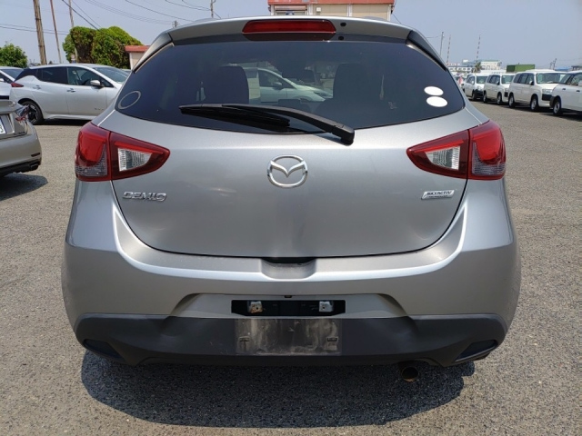 MAZDA DEMIO 2016