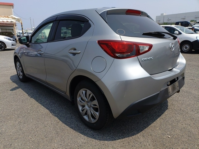 MAZDA DEMIO 2016