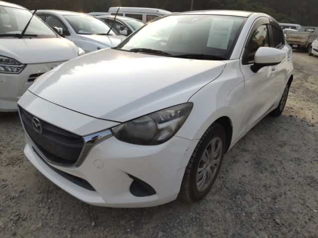 MAZDA DEMIO 2016
