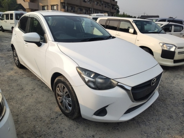 MAZDA DEMIO 2016