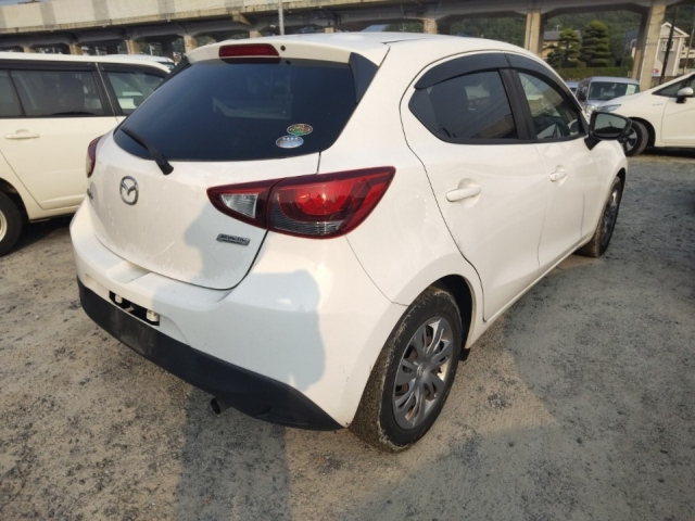 MAZDA DEMIO 2016