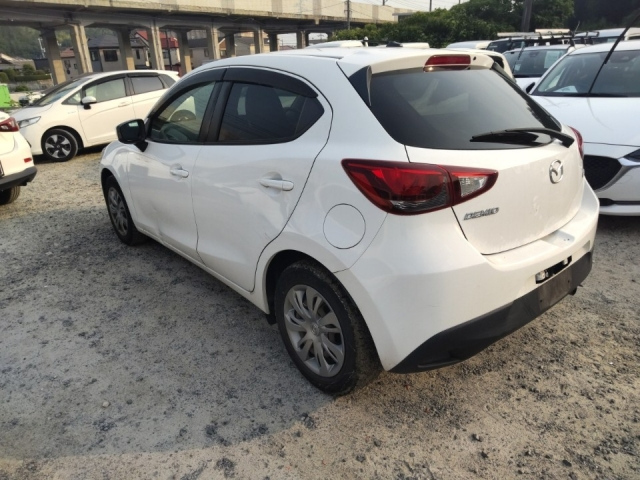 MAZDA DEMIO 2016