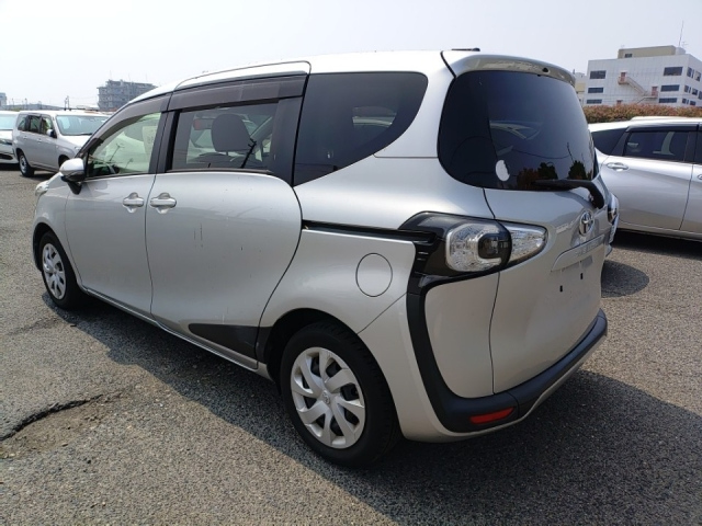 TOYOTA SIENTA 2017