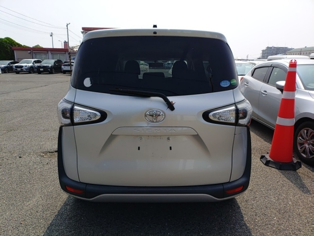 TOYOTA SIENTA 2017