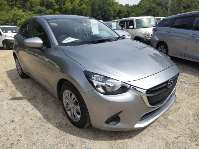 MAZDA DEMIO 2016