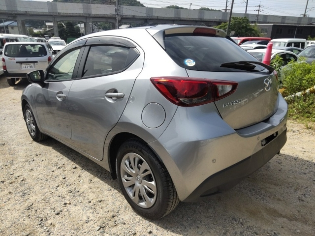 MAZDA DEMIO 2016