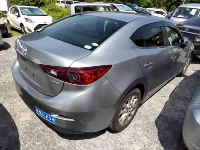MAZDA AXELA 2016