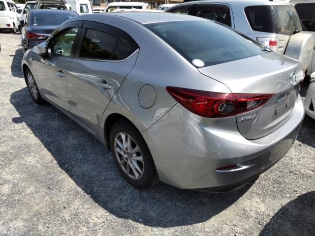 MAZDA AXELA 2016