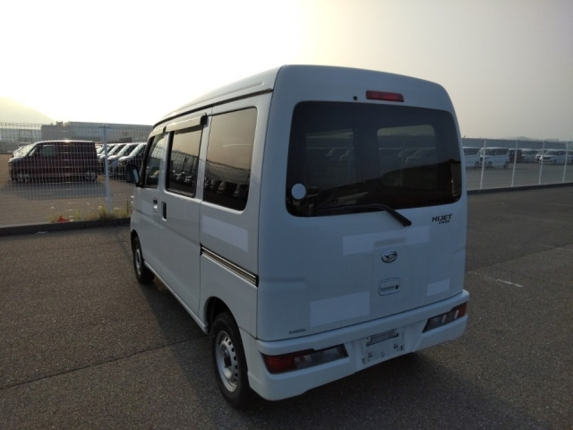 DAIHATSU HIJET VAN 2019