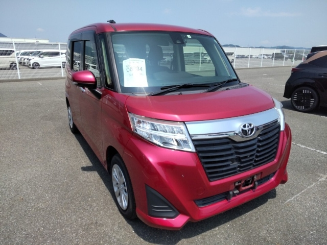 TOYOTA ROOMY 2018
