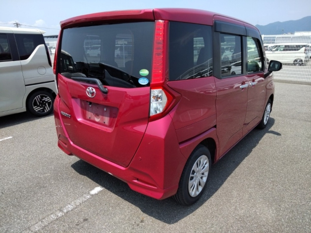 TOYOTA ROOMY 2018