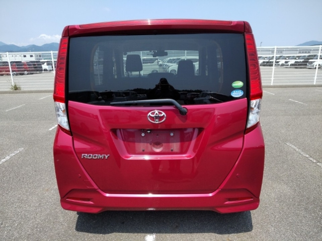 TOYOTA ROOMY 2018