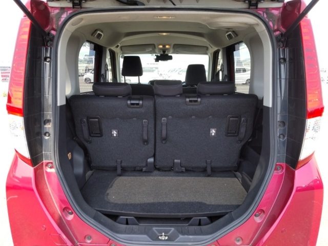 TOYOTA ROOMY 2018