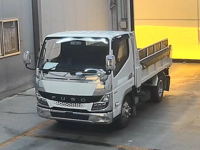 MITSUBISHI CANTER 2022