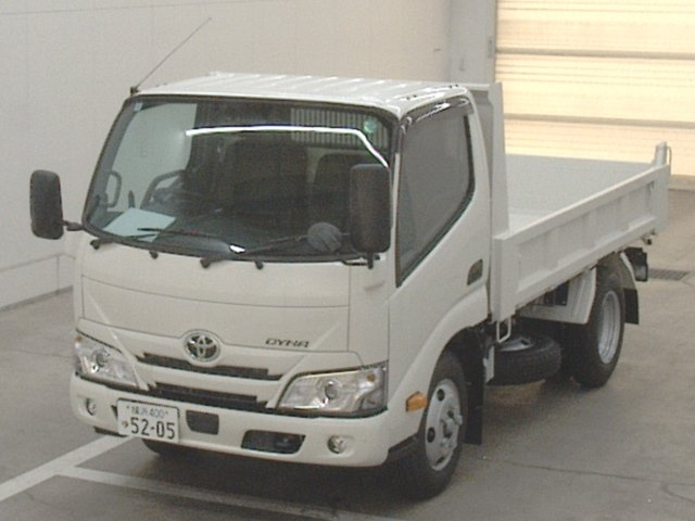 TOYOTA DYNA 2025