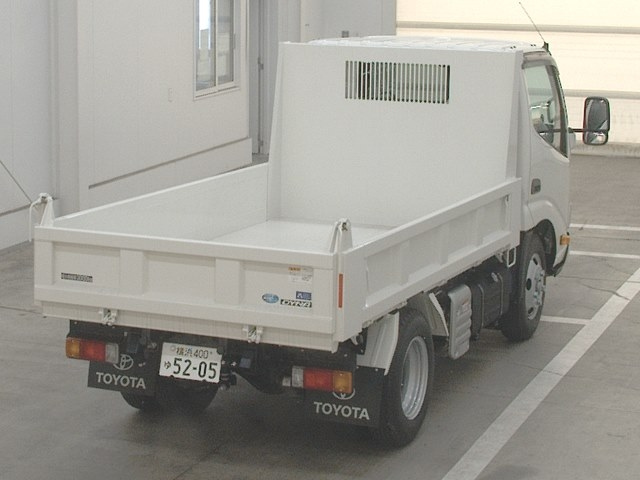 TOYOTA DYNA 2025