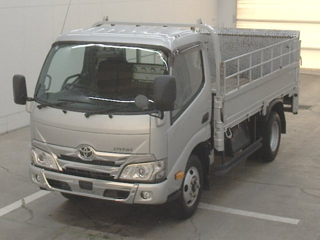 TOYOTA DYNA 2020