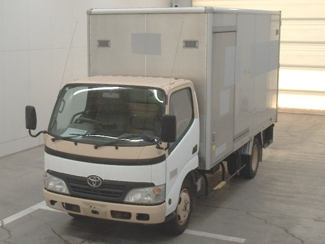 TOYOTA DYNA 2009