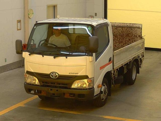 TOYOTA DYNA