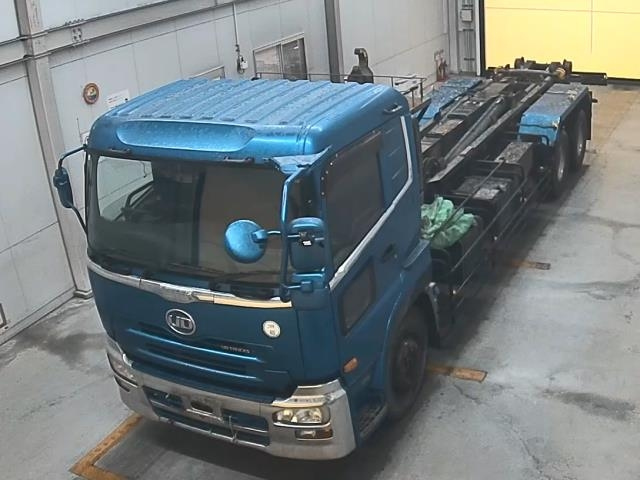 NISSAN UD SERIES 2010