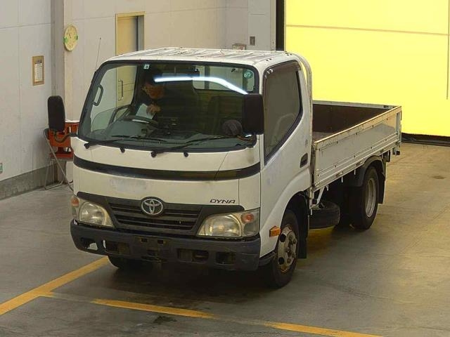 TOYOTA DYNA