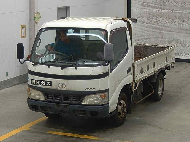 TOYOTA DYNA