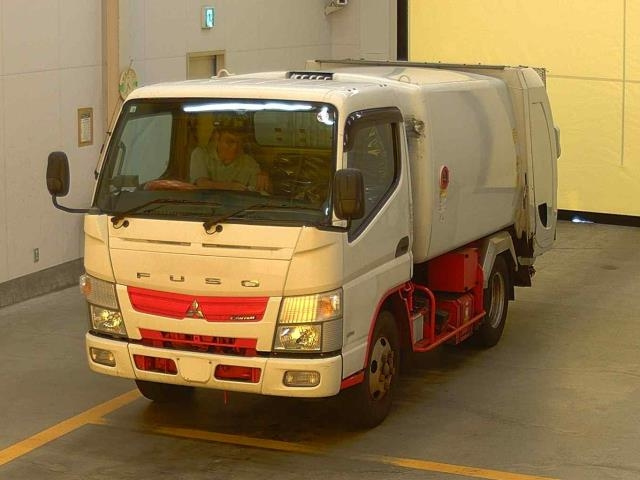 MITSUBISHI CANTER 2016