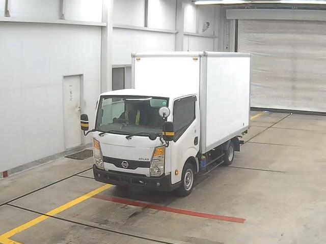 NISSAN ATLAS 2013