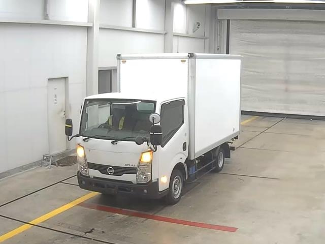 NISSAN ATLAS 2014