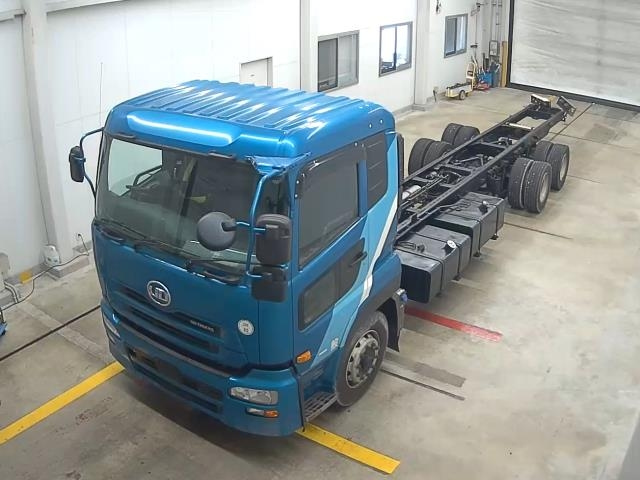 NISSAN UD SERIES 2015