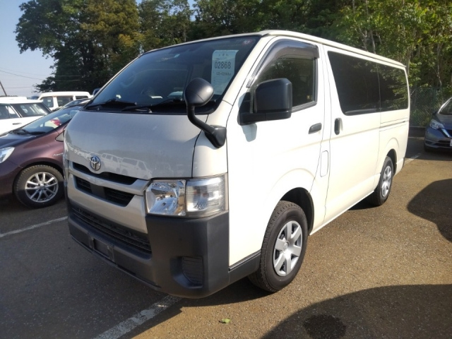 TOYOTA HIACE VAN 2021
