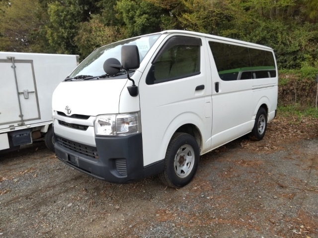 TOYOTA HIACE VAN 2014