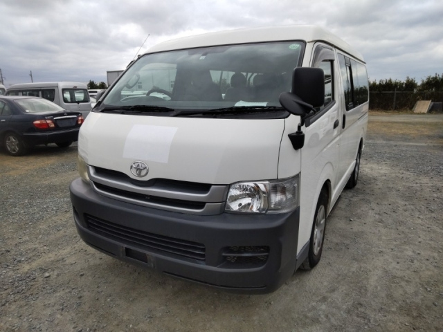 TOYOTA HIACE 2006
