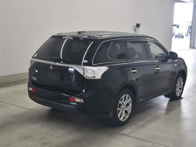 MITSUBISHI OUTLANDER PHEV 2013