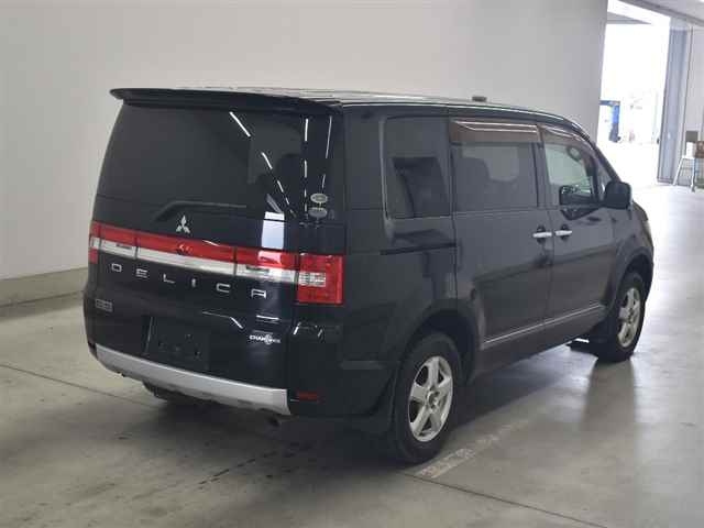 MITSUBISHI DELICA D5 2009