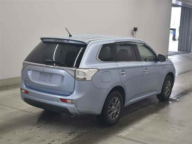 MITSUBISHI OUTLANDER PHEV 2013